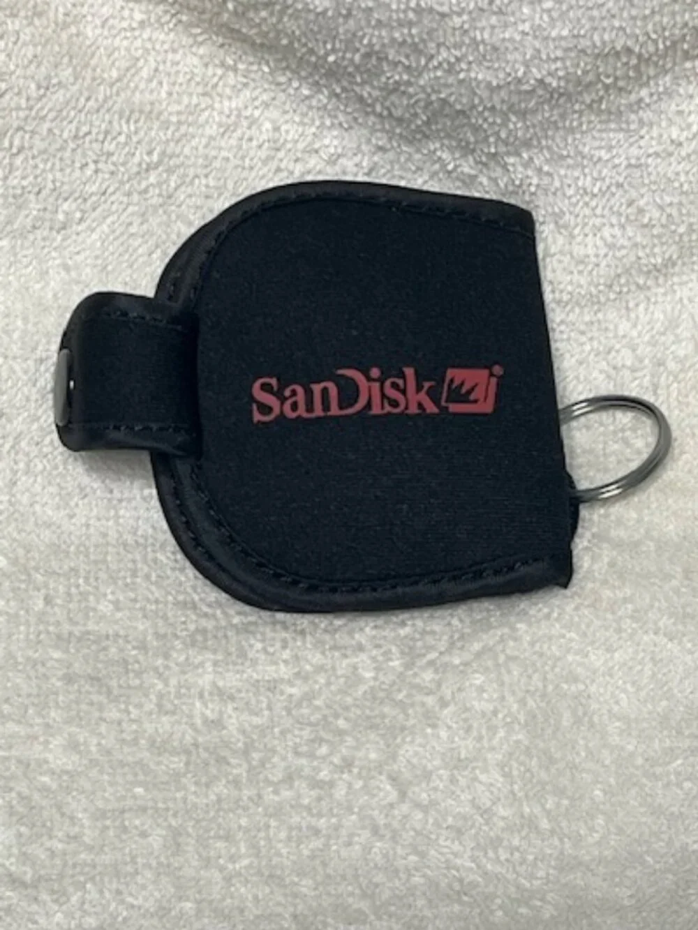 SanDisk Memory/Flash Card Travel Snap Pouch Case Keychain Logo Black 2.5